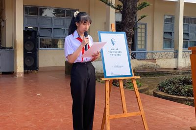 Hình ảnh tuyên truyền giới thiệu sách trong hưởng ứng tuần lễ học tập suốt đời